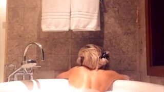 Stefanie Gurzanski Nude Bathtub Porn Video Leaked