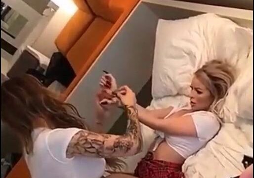 LaynaBoo & Viking Barbie Snapchat Strapon Porn Video